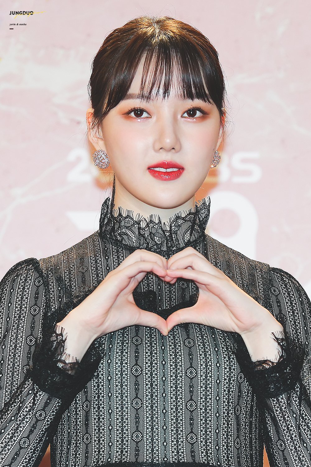 식사시간에 보니까 은근히 미인인 듯한 여자친구 예린이.jpgif | 인스티즈