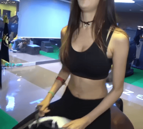 승마운동하는 여자.gif | 인스티즈