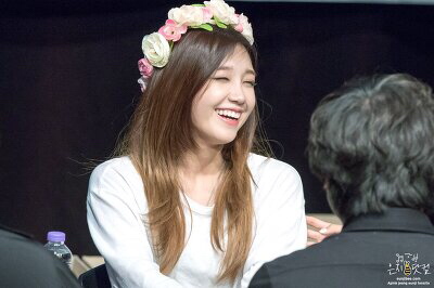 강아지 눈웃음과 에이핑크 정은지 눈웃음.jpgif | 인스티즈