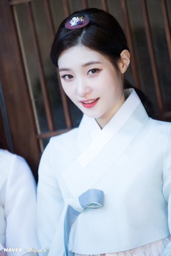 2020년 새해 기념 한복입은 정채연 .jpgif | 인스티즈