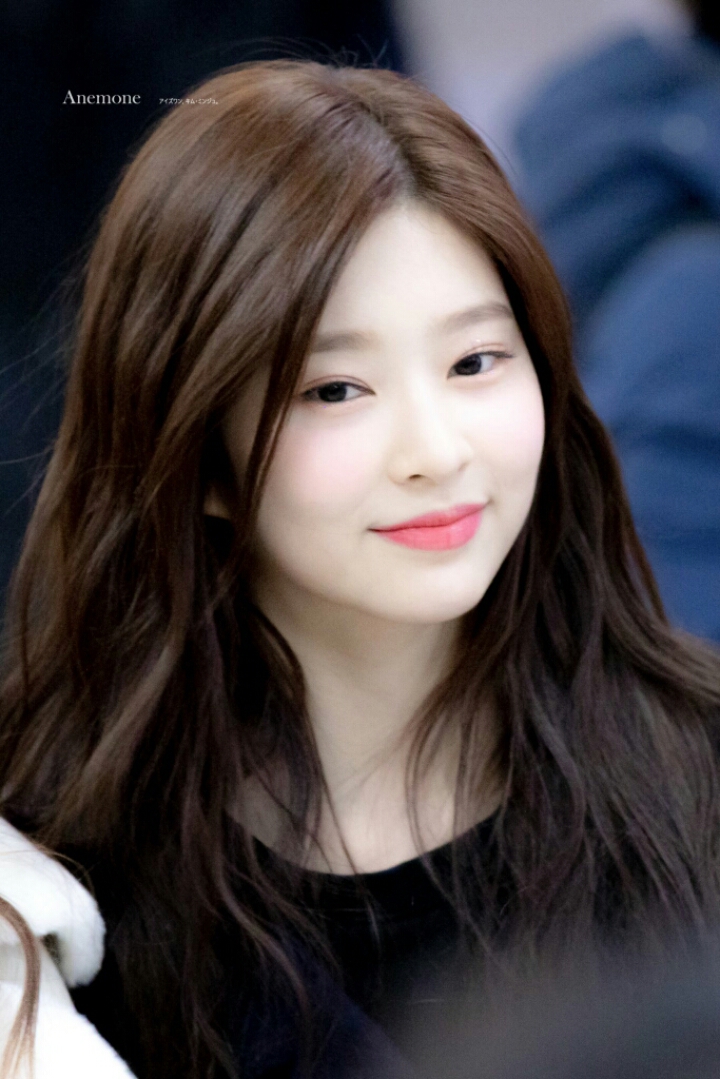 어제 아이즈원 김채원,김민주 | 인스티즈