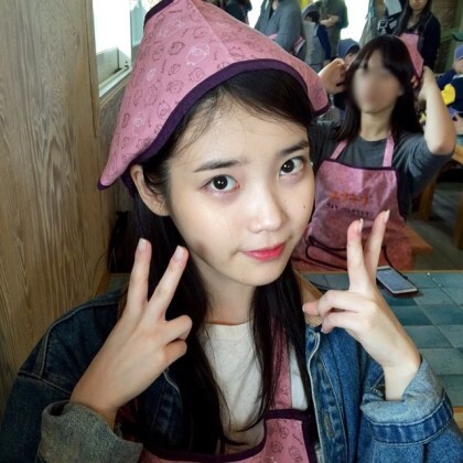 아이유 무대뒤 여친짤 대방출.jpg | 인스티즈