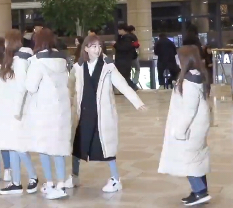 [아이즈원] 나코 겨울 외투 특징.. | 인스티즈