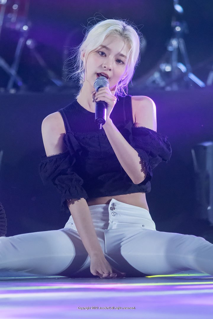 떠오르는 섹시 아이돌 이나경 | 인스티즈