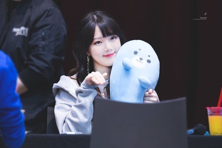 가만보니 은근히 미인인거 같은 여자친구 예린이.jpgif | 인스티즈