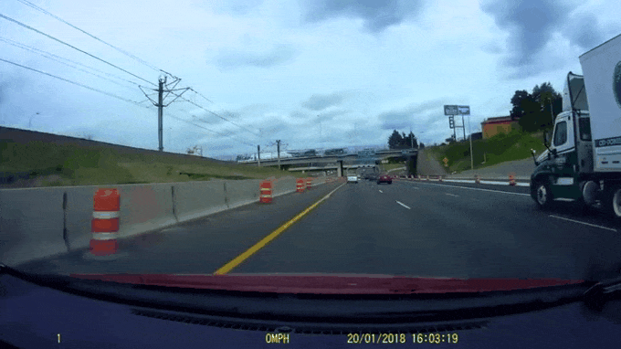 고속도로에서 급정차한 운전자.gif | 인스티즈