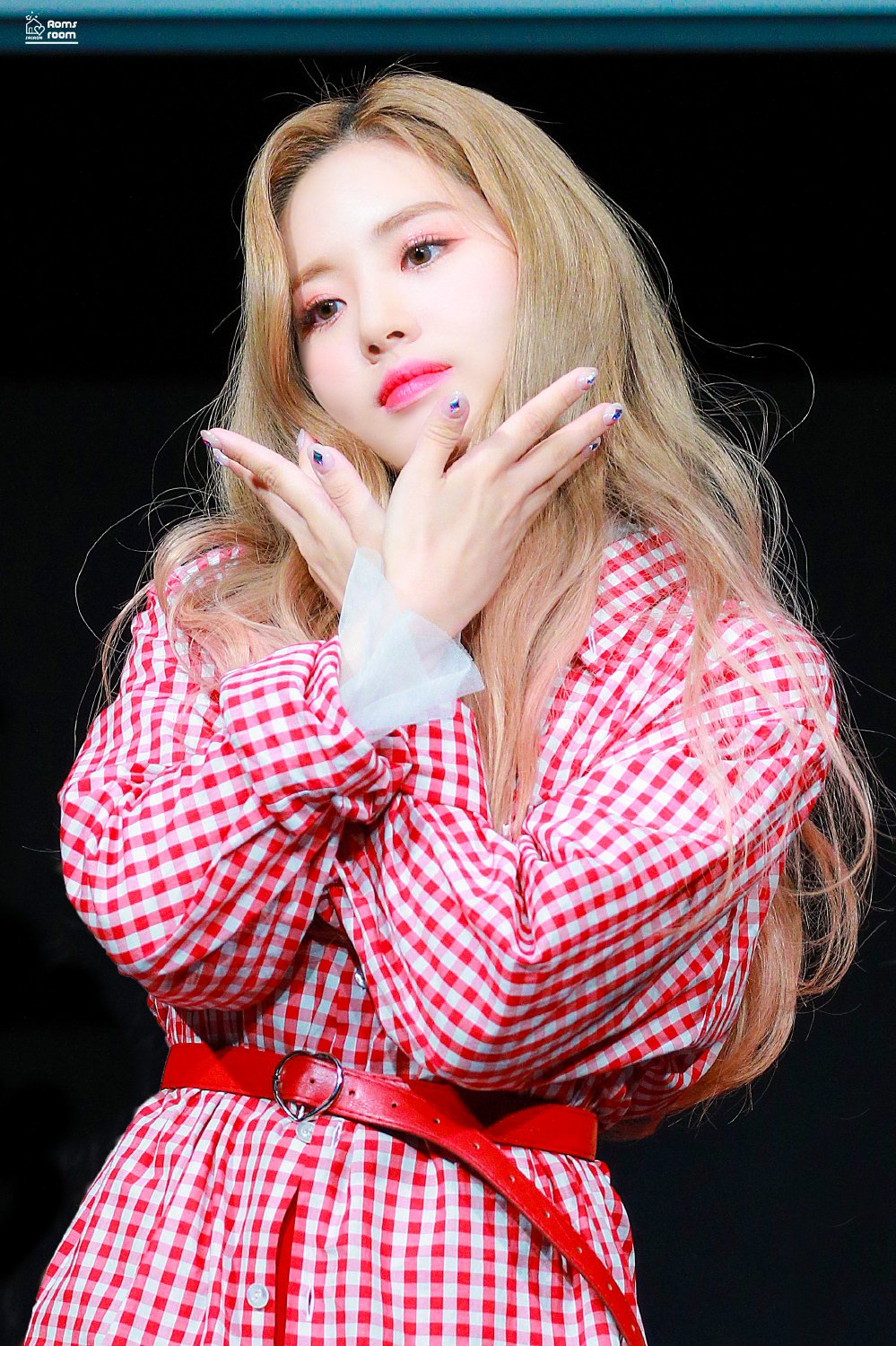 데뷔 300일기념 프로미스나인 박지원 | 인스티즈