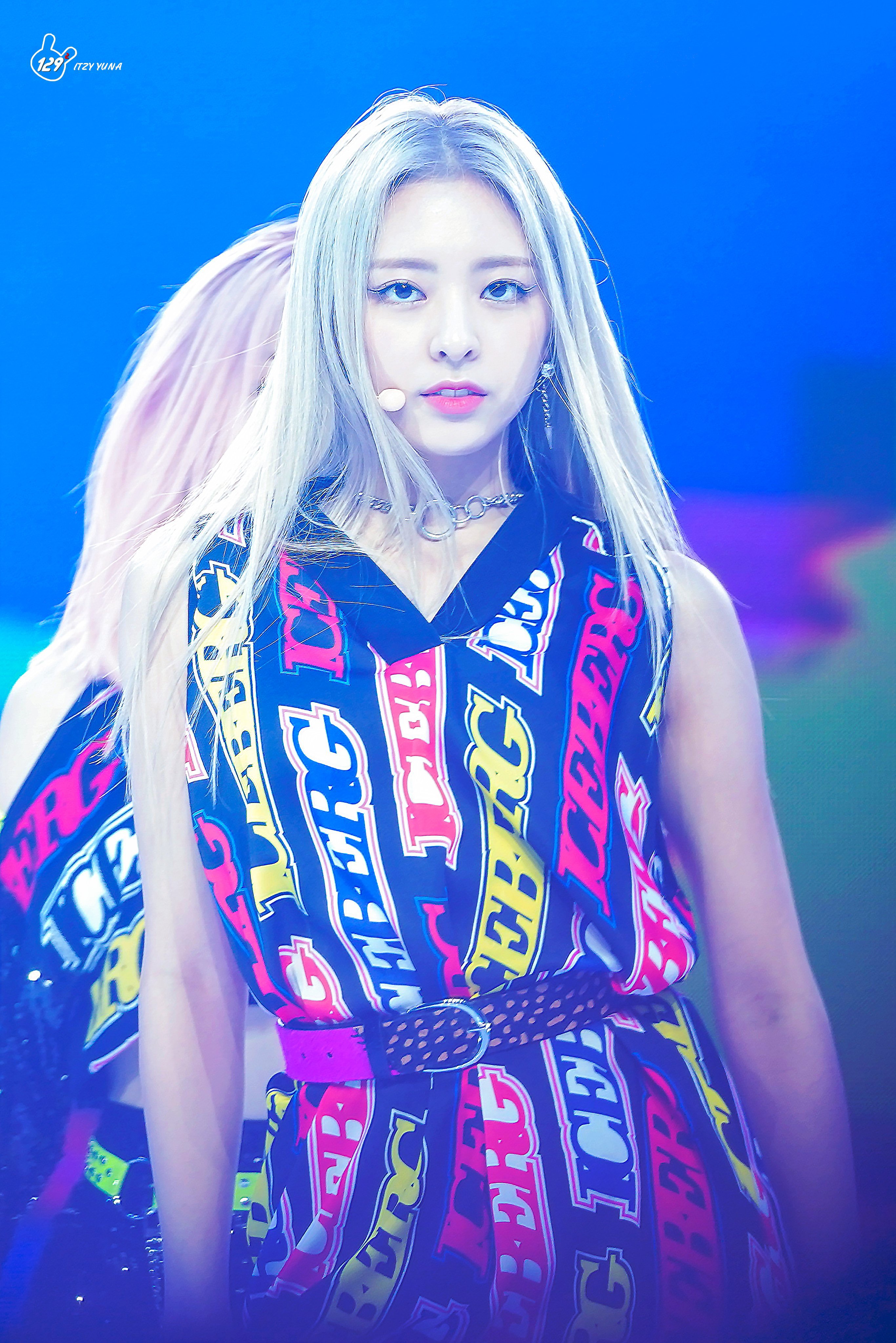 금발머리 ITZY 유나.jpgif | 인스티즈