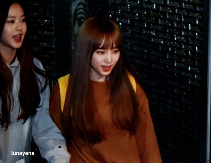 [아이즈원] 원영,예나 안녕하세요 V앱.gif | 인스티즈