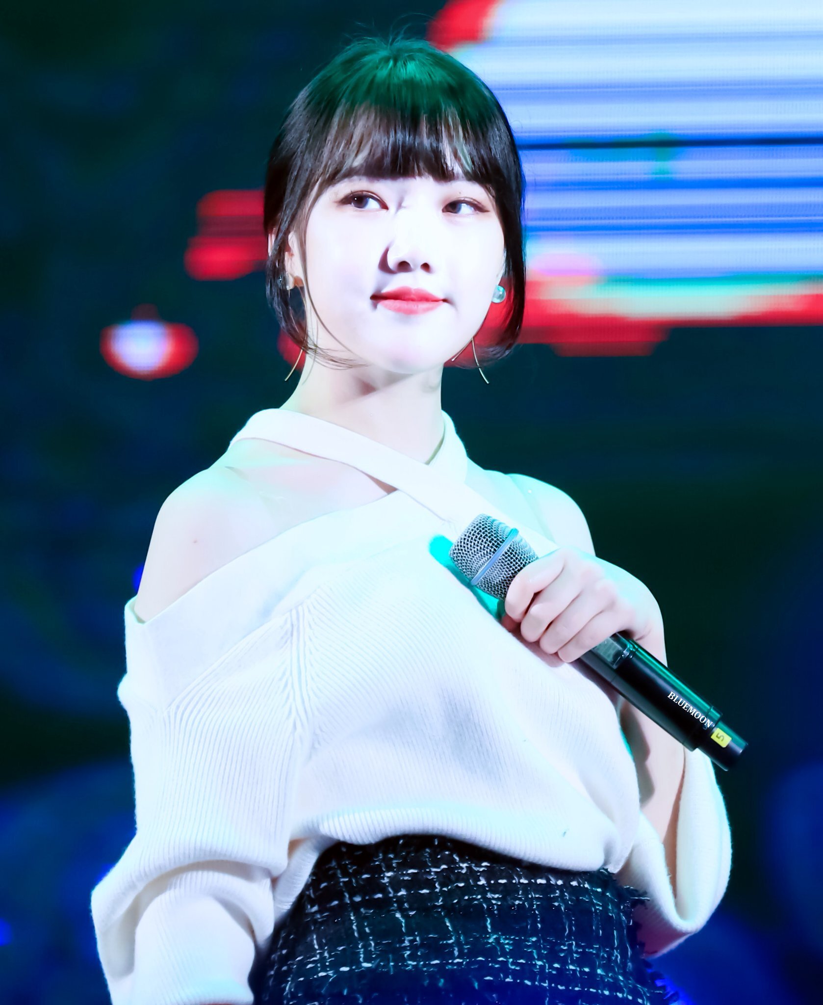 은근히 미인이지만 가끔은 귀여운거 같기도 한 여자친구 예린이.jpgif | 인스티즈