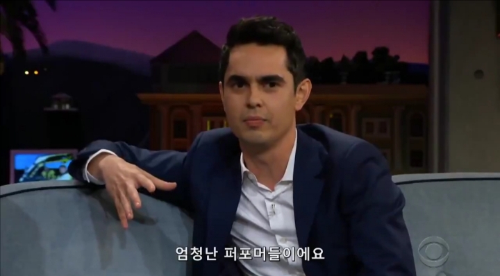 오늘자 미국 토크쇼에서 방탄소년단 팬이라는 맥스 밍겔라 | 인스티즈