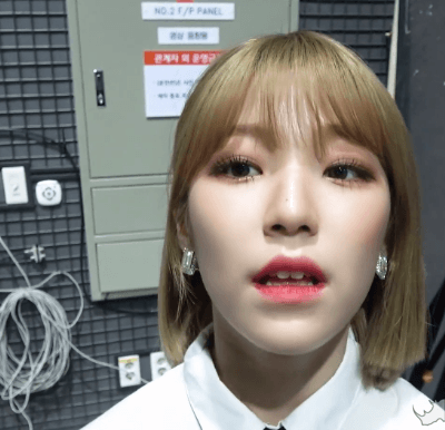 프로미스나인 f(x)레드라이트 커버무대 비하인드.GIF | 인스티즈