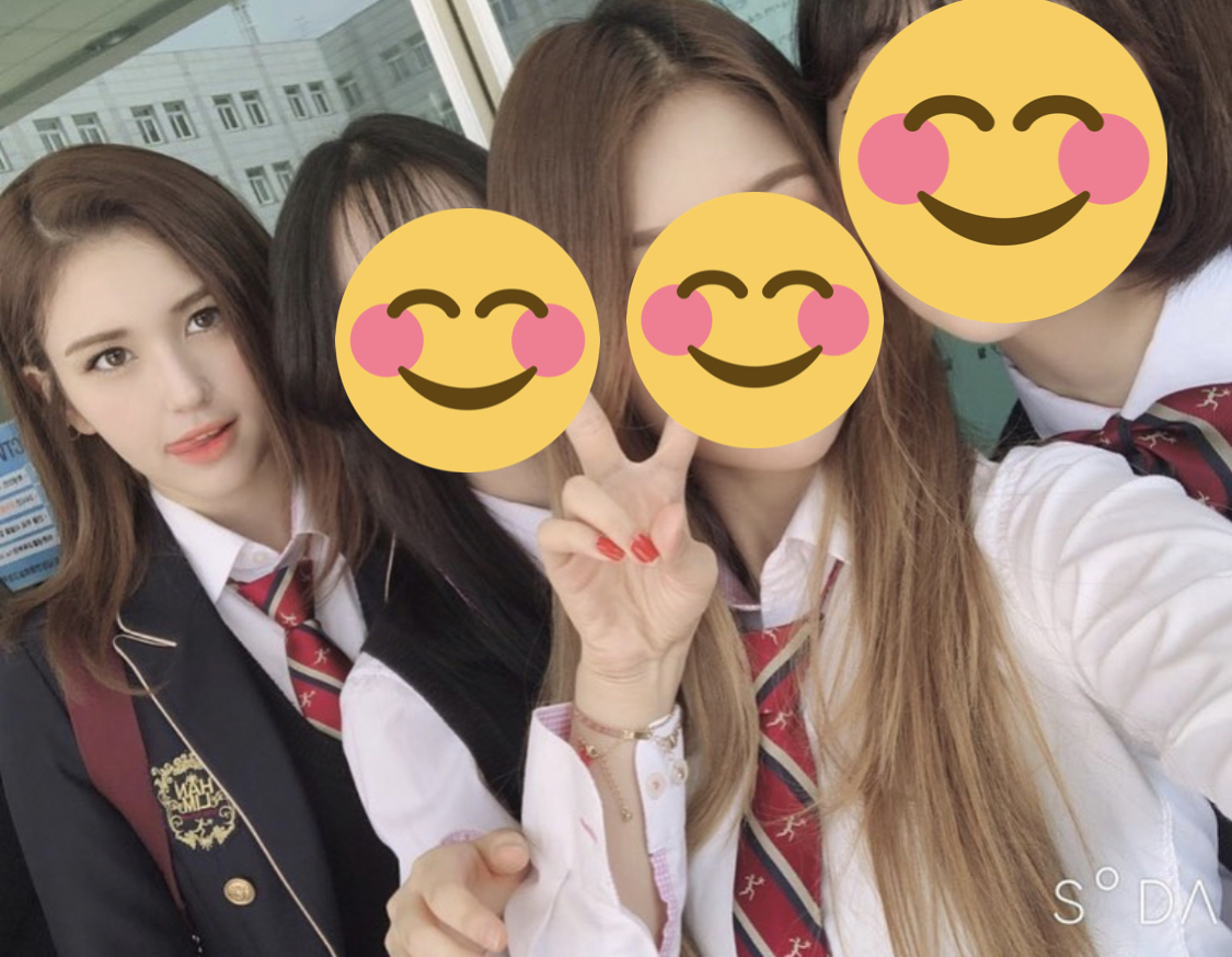 어제 졸업사진 찍으러간 고3 전소미 | 인스티즈