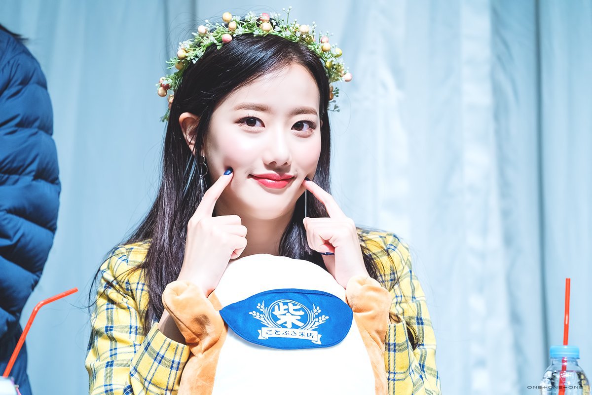 화관쓴 에이프릴 나은이.jpg | 인스티즈
