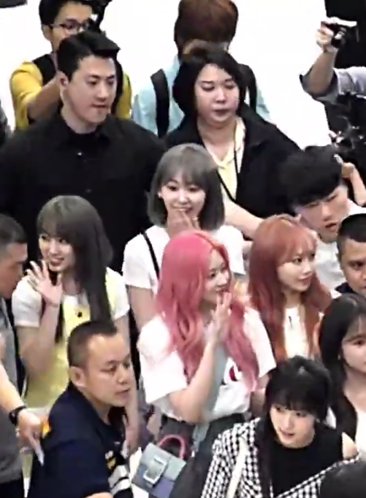 태국에서 아이즈원 뽕에 취해버린 사쿠라 | 인스티즈