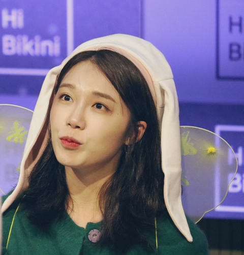 요정 날개를 착용한 에이핑크 정은지.jpg | 인스티즈