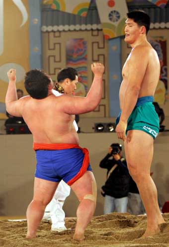 217cm-153kg-380mm의 초거구로 20대초반들은 잘 모를수도 있음 | 인스티즈