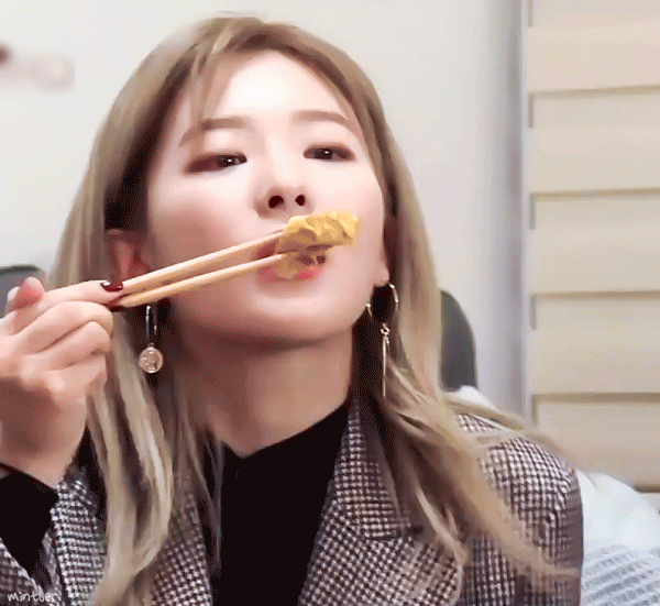 자비없이 달걀말이 털어버리는 레드벨벳 슬기ㅋㅋ | 인스티즈