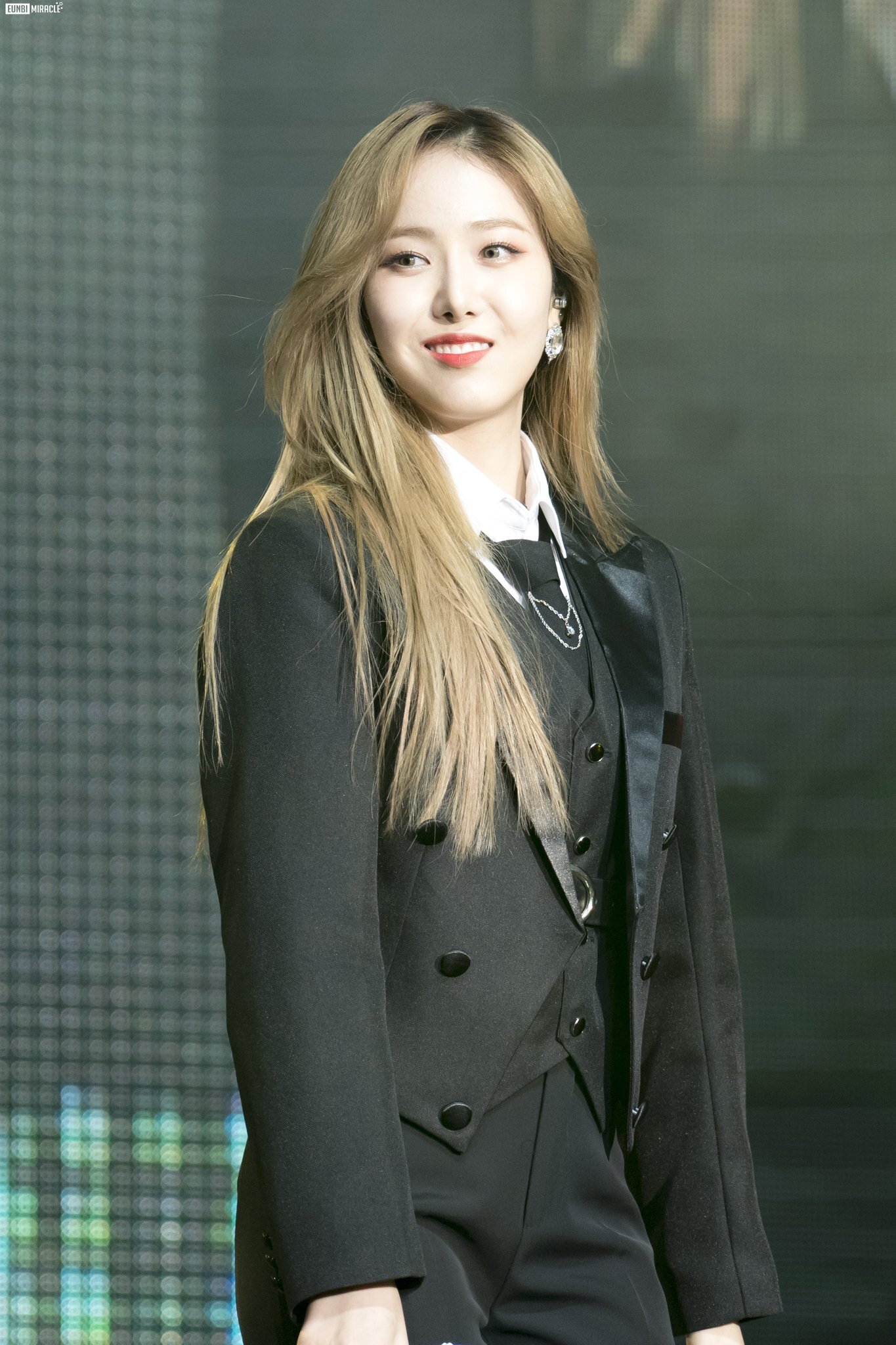 은근히 미인인 듯한 여자친구 신비.jpgif | 인스티즈