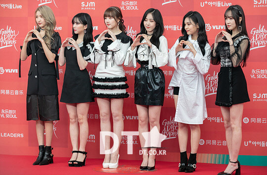 오늘자 여자친구 골든디스크 레드카펫.jpg | 인스티즈