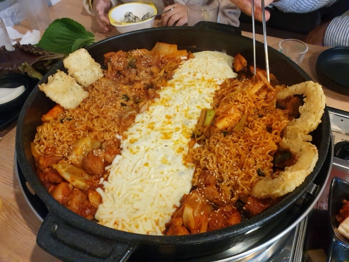 홍춘천매운치즈닭갈비 이미지