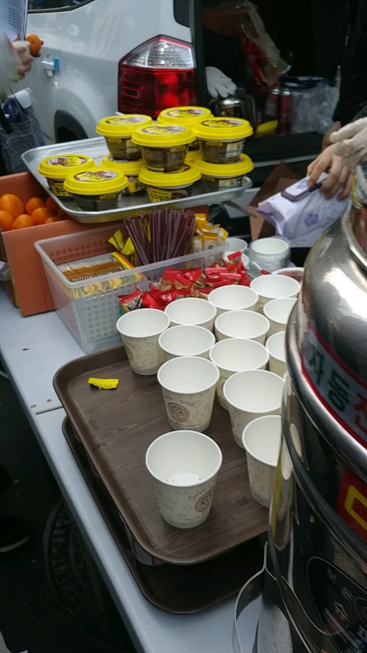 집회고 뭐고 일단 먹고 시작해야하는 한국인 | 인스티즈