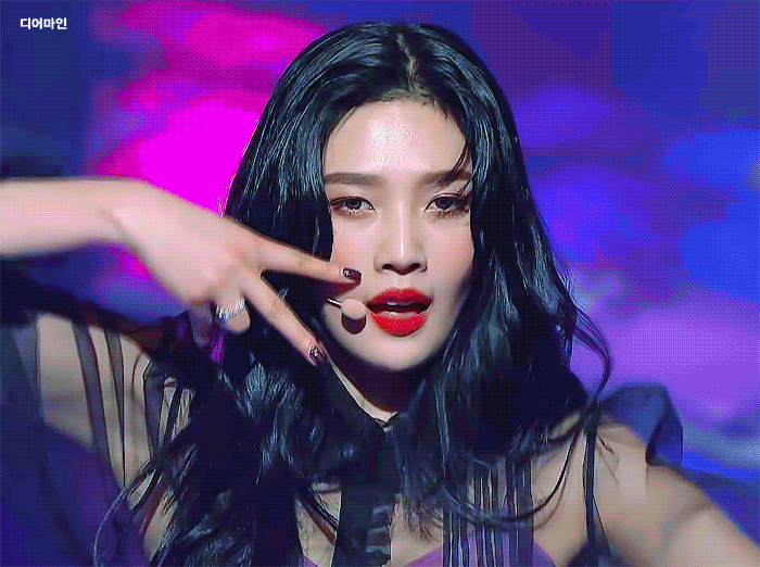 [2018가요대축제] 조이 눈빛에 홀리고 윙크에 바로 죽은 V 안무.gif | 인스티즈