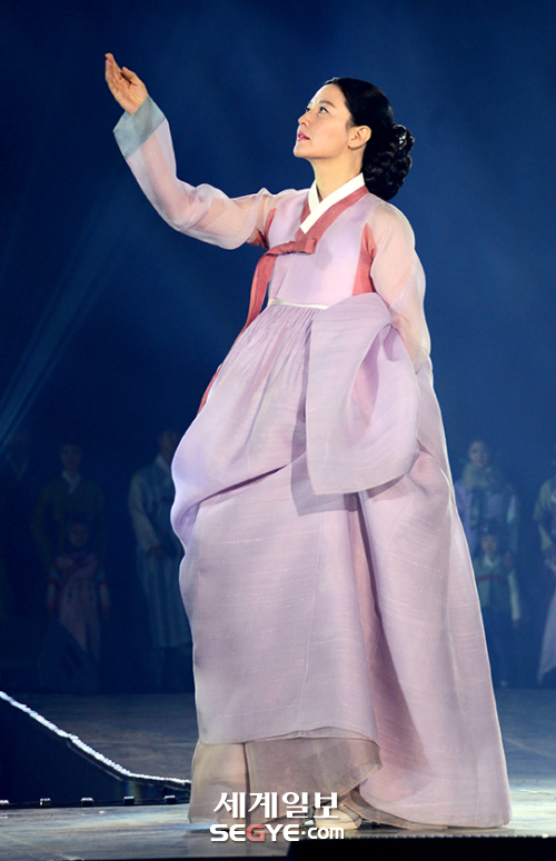 한복이 잘 어울리는 여자 연예인들.jpgif | 인스티즈