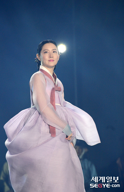 한복이 잘 어울리는 여자 연예인들.jpgif | 인스티즈