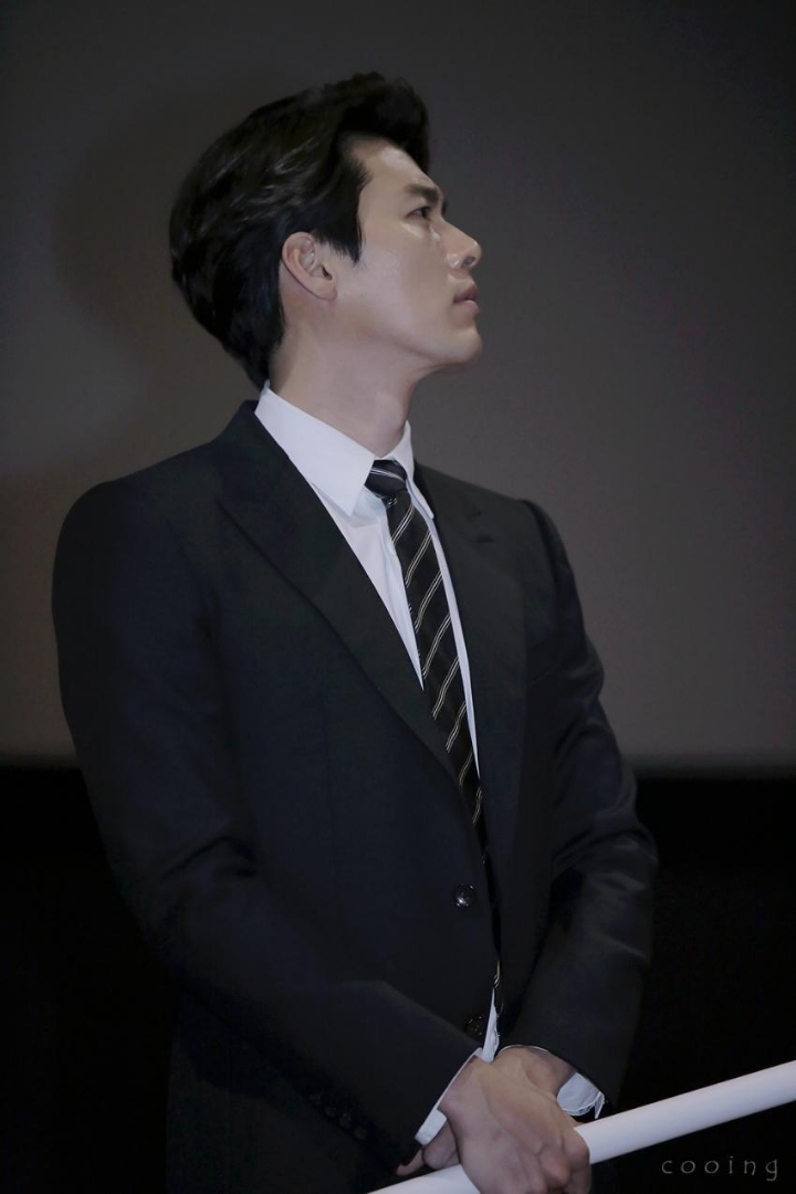 감탄나오는 현빈 옆모습.jpgif | 인스티즈
