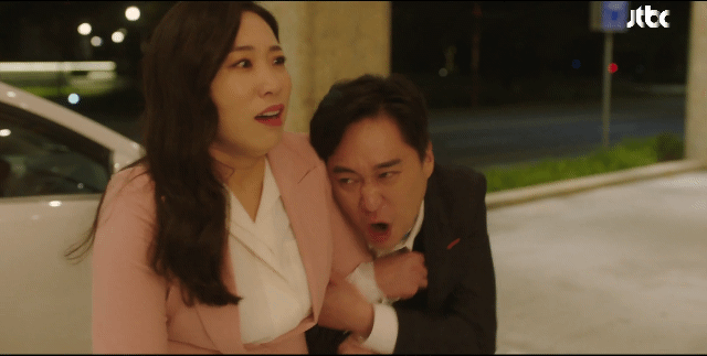 [18어게인] "싫다잖아!!!" 이미도 앞에 나타난 섹시한 남자(ft.허정민).gif | 인스티즈