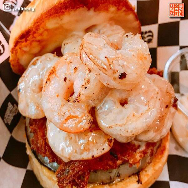 로꼬가 햄버거 먹다 빡쳐서 만들었다는 더페이머스 햄버거.jpg | 인스티즈