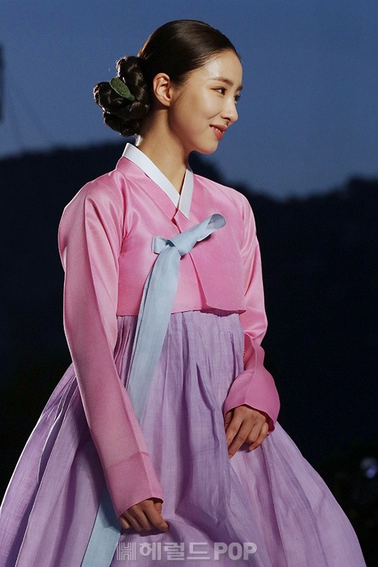 한복이 잘 어울리는 여자 연예인들.jpgif | 인스티즈