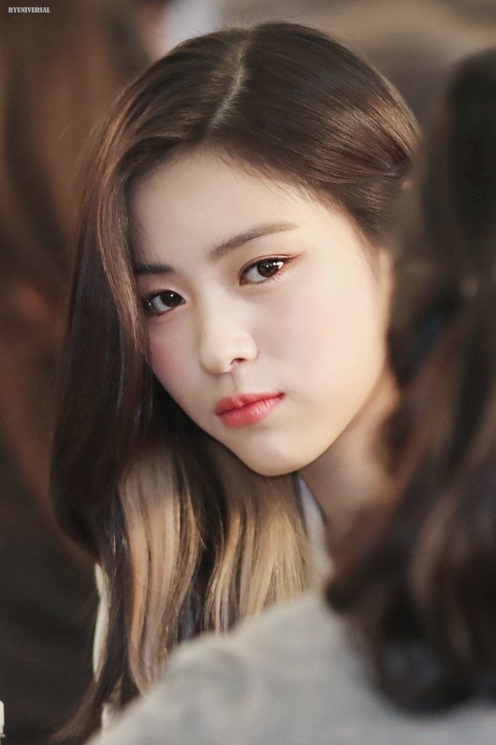 웹툰 속 쿨한 캐릭터가 떠오르는 ITZY 있지 류진 | 인스티즈