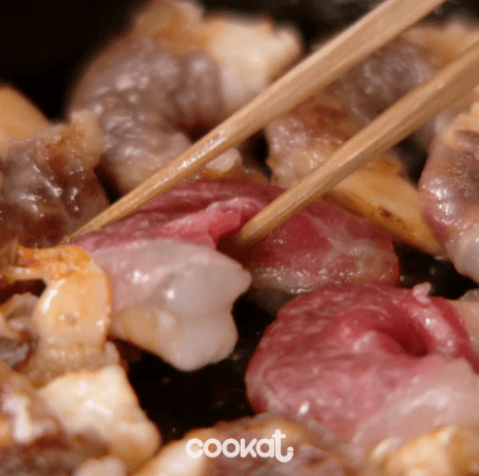 새우에 차돌을 말면.gif | 인스티즈
