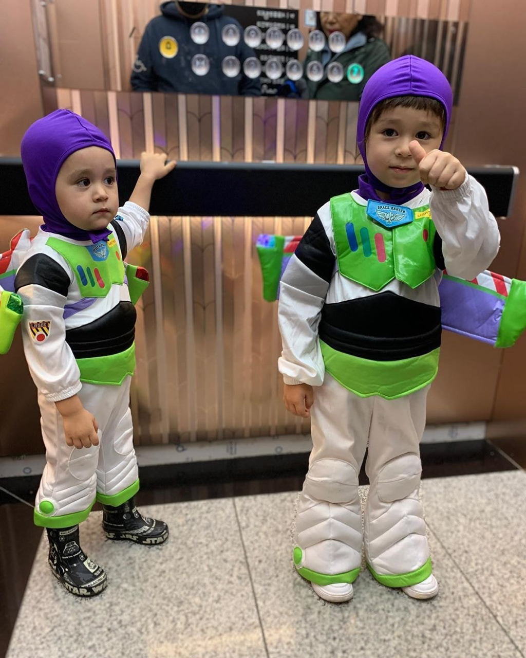 버즈 옷 입고 병원간 윌리엄 벤틀리 ㅠ.ㅠ 할로윈데이 | 인스티즈