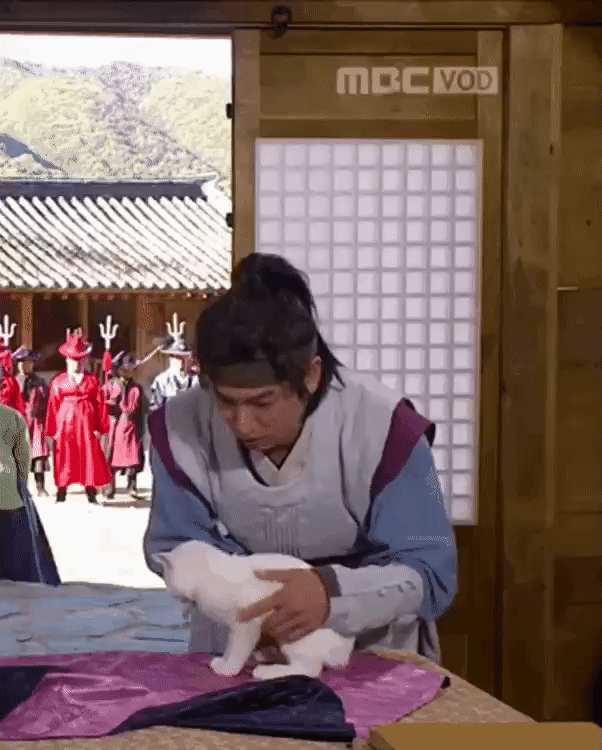 연기하면서 사리사욕 채우는 배우.gif | 인스티즈