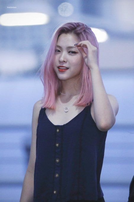 웹툰 속 쿨한 캐릭터가 떠오르는 ITZY 있지 류진 | 인스티즈