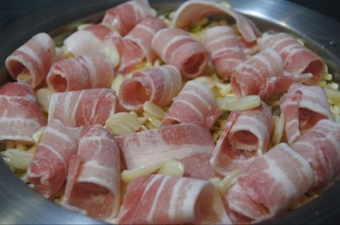 상식을 파괴하는 대패삼겹살 피자.jpg | 인스티즈