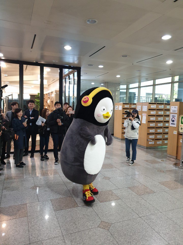 오늘자 외교부 간 펭수 jpg | 인스티즈