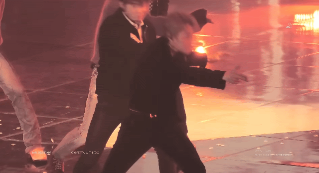 줌1이 레전드라고 생각하는 러브샷 엑소 카이 | 인스티즈