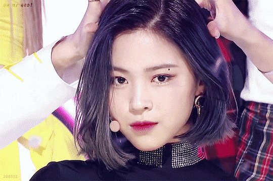 초중고 학창시절 레전드 졸사 라인업 있지 itzy 류진 성장과정 | 인스티즈