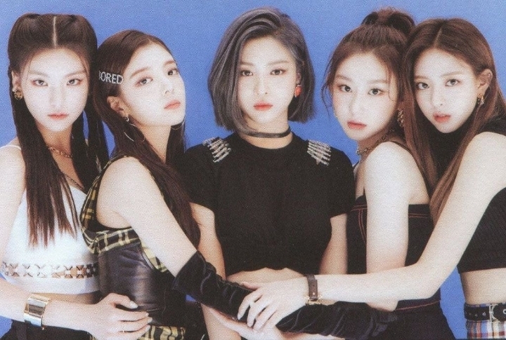 초중고 학창시절 레전드 졸사 라인업 있지 itzy 류진 성장과정 | 인스티즈