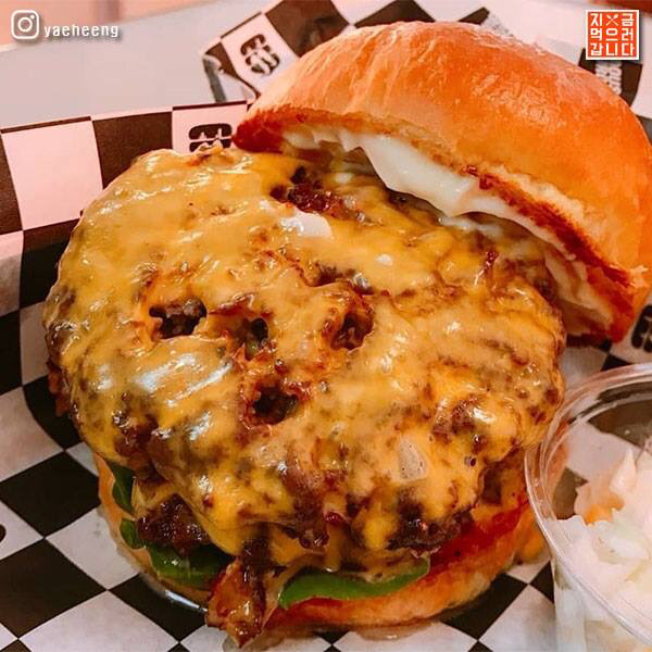 로꼬가 햄버거 먹다 빡쳐서 만들었다는 더페이머스 햄버거.jpg | 인스티즈