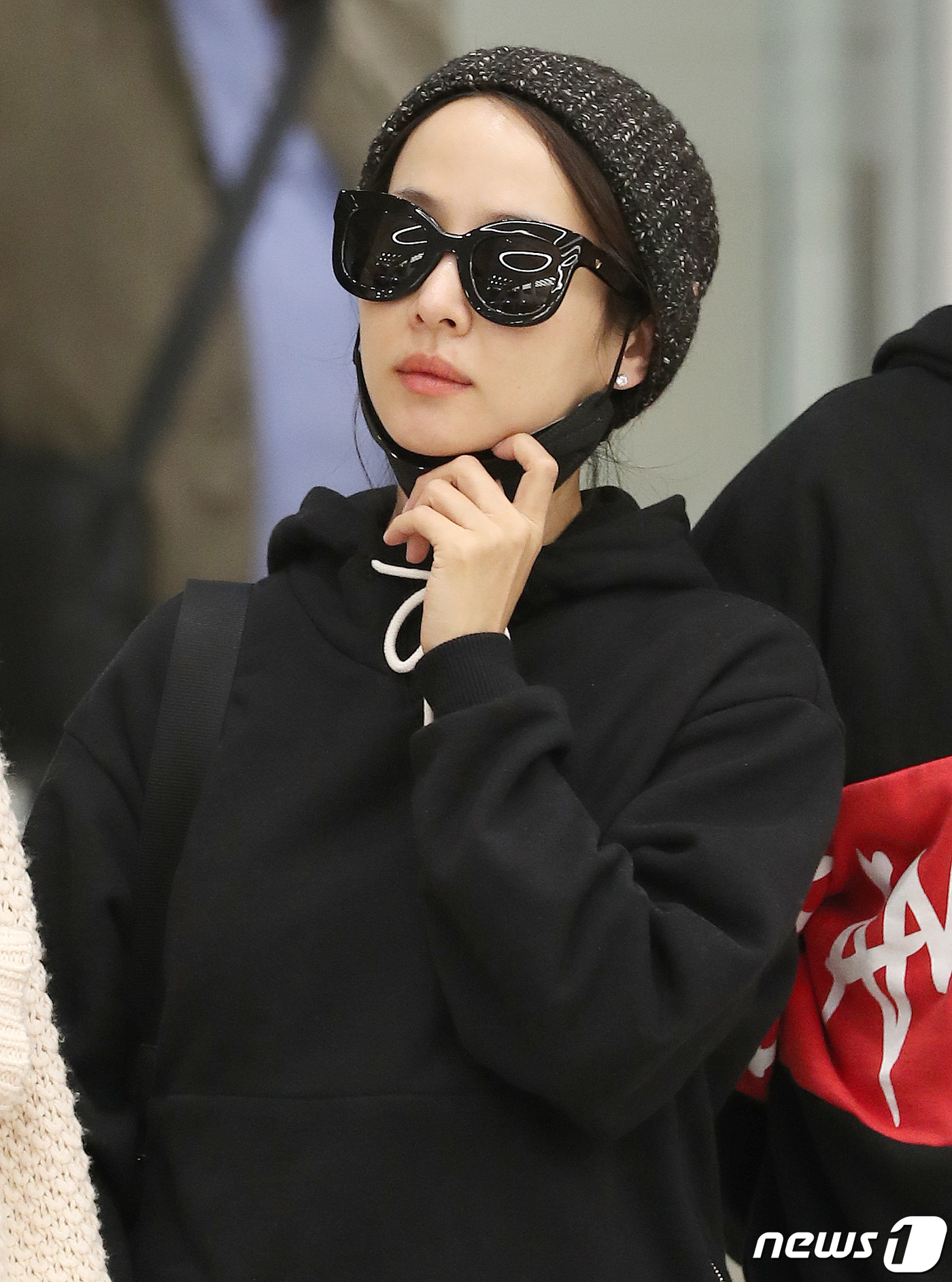 아카데미 4관왕 기생충 주역들 귀국길.jpg | 인스티즈