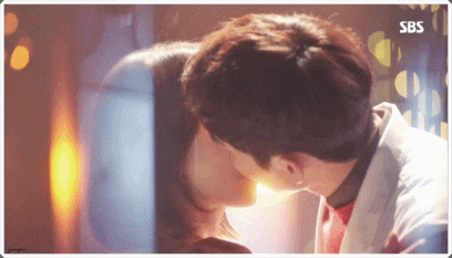 낭만닥터김사부 감독님이 참 좋아하는 키스신 조명&amp;각도.gif | 인스티즈