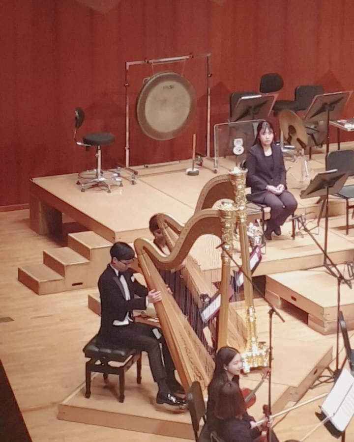 늘 열심히 하지만 하프도 또 어김없이 열심히 준비해서 선보인 유재석(aka. 유케스트라).jpg | 인스티즈