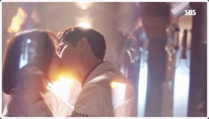 낭만닥터김사부 감독님이 참 좋아하는 키스신 조명&amp;각도.gif | 인스티즈