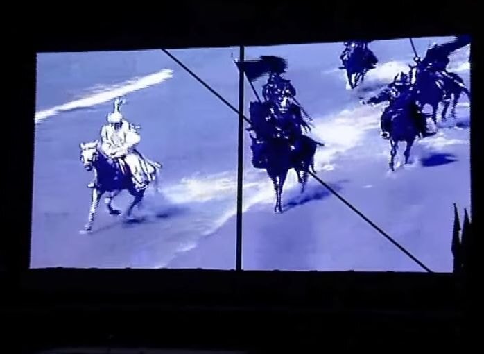 오늘 온콘이 아기자기하다는게 이해되는 14년전 나훈아 콘서트 등장 장면.jpt | 인스티즈
