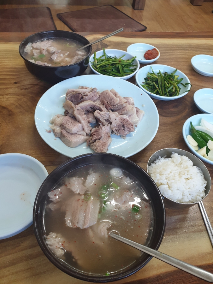 부산돼지국밥 이미지